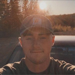Meet your Posher, Logan a.